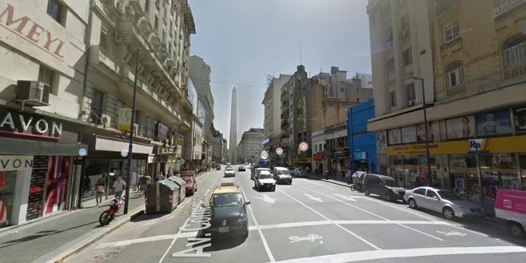 Feroz pelea a puñaladas entre un abogado y su novio en un departamento a metros del Obelisco