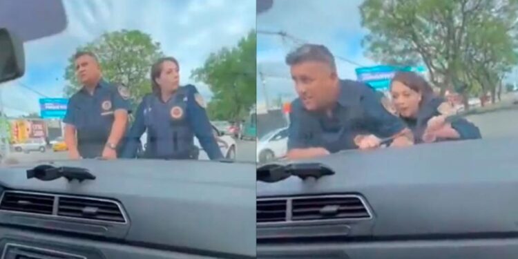 La salvaje actitud de un grupo de jóvenes en Córdoba: los intentaron detener en un control policial y arrastraron a dos efectivos en el capot del auto
