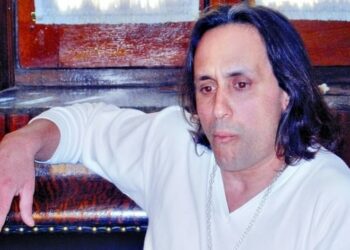 Cumplía perpetua por tres crímenes y lo dejaron salir para visitar a su novia: se fugó y mató a un taxista