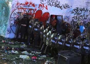 Los incidentes en el Obelisco terminaron con 14 detenidos y 21 policías heridos