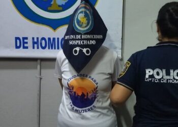 Detienen a esposa del policía sospechoso del homicidio del militar
