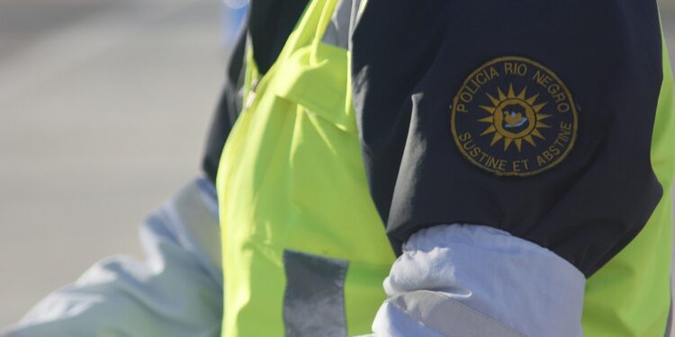 Motociclista evadió un control policial en Mainqué y terminó detenido