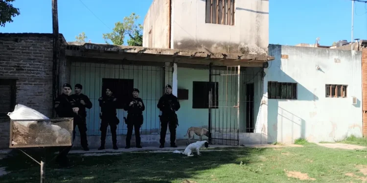 Tras una denuncia de abuso sexual, personal Policial llevó a cabo un allanamiento en Barrio Guadalupe. Dónde y qué secuestraron