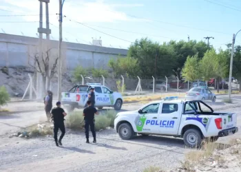 Iban armados, intentaron escapar de la policía y fueron detenidos en Roca