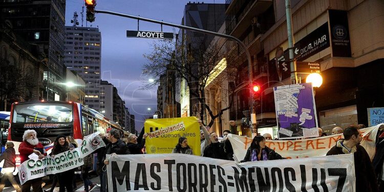 Pidieron revertir la prisión domiciliaria otorgada al acusado por un femicidio en Orán