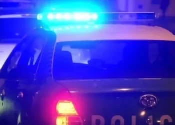 Un policía mató a un presunto delicuente en La Matanza: la familia le incendió el auto en venganza