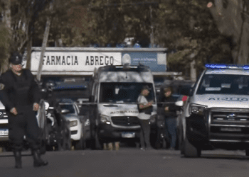 Siete horas de tensión en Quilmes por una mujer que se atrincheró en su casa armada: fue reducida