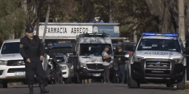 Siete horas de tensión en Quilmes por una mujer que se atrincheró en su casa armada: fue reducida