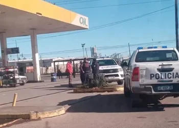 Baleado a plena luz del día. Matan de un tiro a un policía bonaerense cuando se acercó a identificar a los ocupantes de un auto