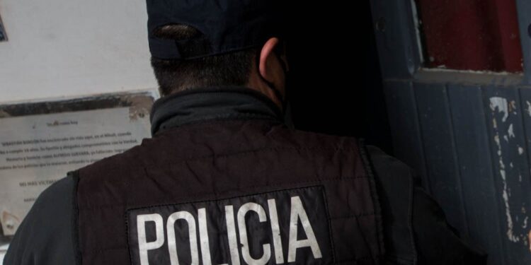 Barracas: cómo fue el encubrimiento policial de un caso de gatillo fácil que derivó en el arresto de otro uniformado