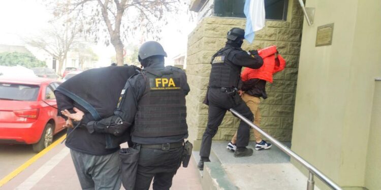 La Fuerza Policial Antinarcotráfico secuestró más de 2500 dosis de droga en el interior provincial