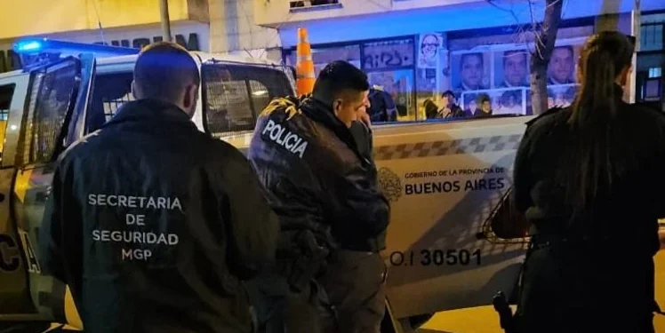 Insólito: escapó de un control policial y cuando lo detuvieron se tragó el chip del celular