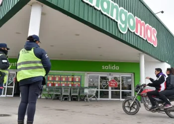 En Viedma, también, hay controles policiales en los supermercados