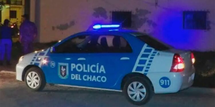 Chaco: un hombre murió al tirarse abajo de un móvil policial para evitar ser detenido