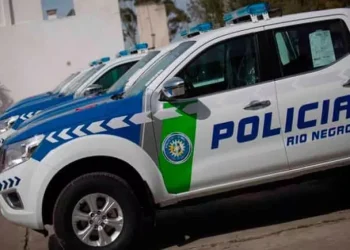 No se salva nadie: vandalizaron un patrullero afuera de una unidad policial