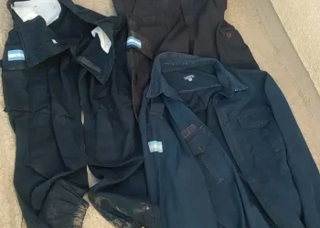 Peligroso sujeto cae por portación de armas y ropa policial