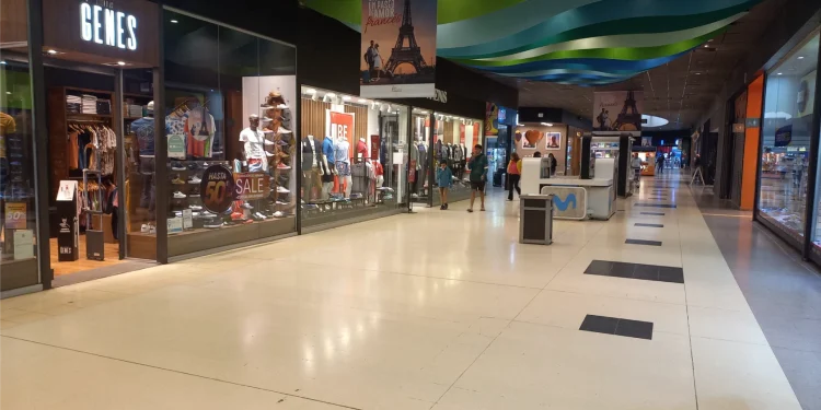 Detenidos por ocasionar disturbios en centro comercial