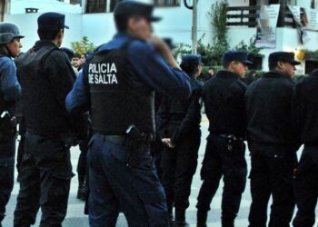 Caos y terror en allanamiento equivocado: Familia inocente sufre violenta irrupción policial