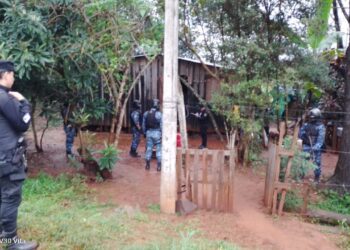 La Policía realizó allanamientos por un hecho de Amenaza Calificada a un agente policial