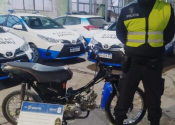 Operativo policial en Tres Arroyos: secuestro de motovehículo sin dominio