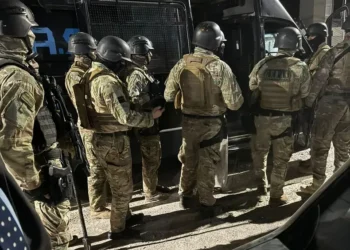 Hace disparos al aire, amenaza con agredirse y termina preso