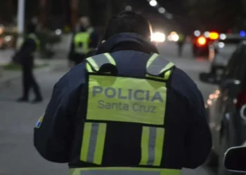 Escándalo policial en Las Heras por fiestas masivas y “suministro de pastillas en los after”