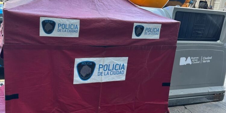 Detuvieron a la madre que dejó el cuerpo de su beba en un contenedor en Belgrano y contó por qué lo hizo