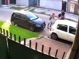 un policía fue baleado por la espalda durante un brutal asalto en San Martín