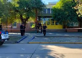 Investigación sobre el tiroteo en San Cristóbal: conexiones digitales y nuevos detenidos