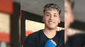 Motochorros asesinaron a tiros a un alumno de 17 años que iba al colegio con su padre