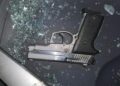 Persecución de 13 kilómetros, choque y vuelco tras un violento asalto a un minimarket en Funes