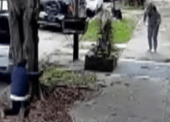 Violento asalto en Caseros: un delincuente armado de unos 12 años acorraló a un vecino para robarle
