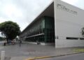 Intento de femicidio en Rosario: un joven apuñaló a su novia en un departamento y la chica está grave
