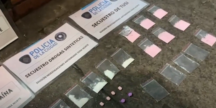 Desmantelaron una cocina de drogas sintéticas en un departamento de Villa Crespo