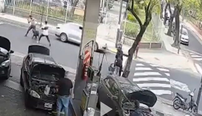 Asesinaron a un hombre con una faca atada a una muleta en San Cristóbal: el agresor está identificado y prófugo