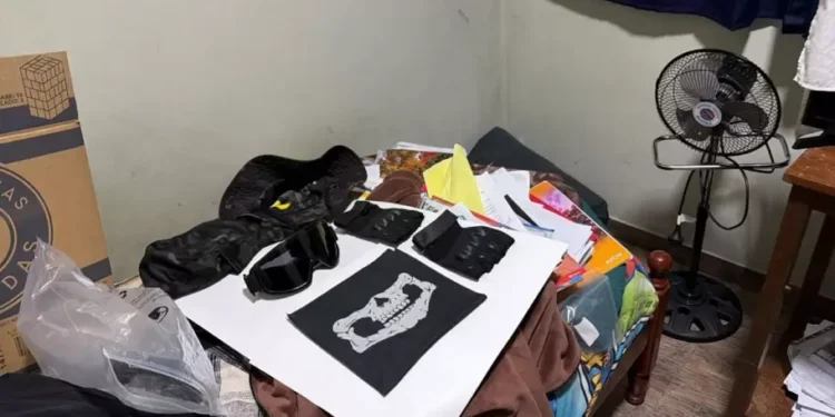 Allanaron la casa de un adolescente de 15 años en Quilmes por un presunto plan de ataque a su colegio