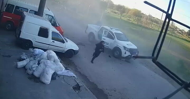Detuvieron a cuatro menores tras una persecución y choque en San Justo por el robo de un automóvil a una mujer