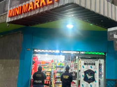 Allanaron un supermercado en Morón por venta de cocaína en la fiambrería: tres detenidos