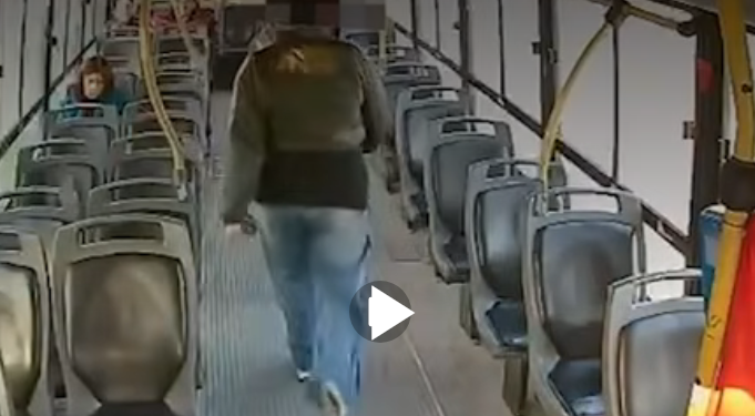Ataque en un colectivo y violación de domicilio en Tucumán: le dictaron prisión preventiva a una mujer por agredir y amenazar a una joven
