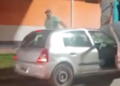 Violento ataque tras un choque en Monte Grande: el dueño de un auto de alquiler destrozó a pedradas el vehículo con el que colisionaron