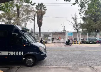 Motín en el penal de Boulogne Sur Mer: liberaron a un guardalcárcel y la familia del agente sufrió un trágico accidente en la Ruta 7