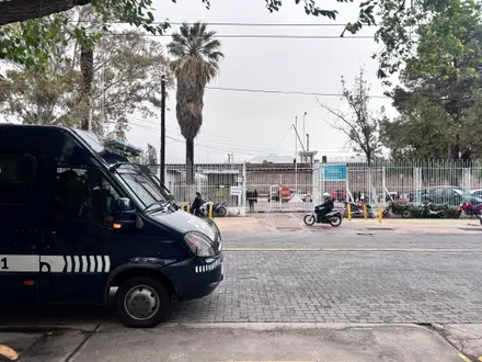 Motín en el penal de Boulogne Sur Mer: liberaron a un guardalcárcel y la familia del agente sufrió un trágico accidente en la Ruta 7
